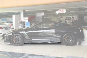 2017-2022 Nissan GTR R35 EBA Carbon Fiber Side Skirts