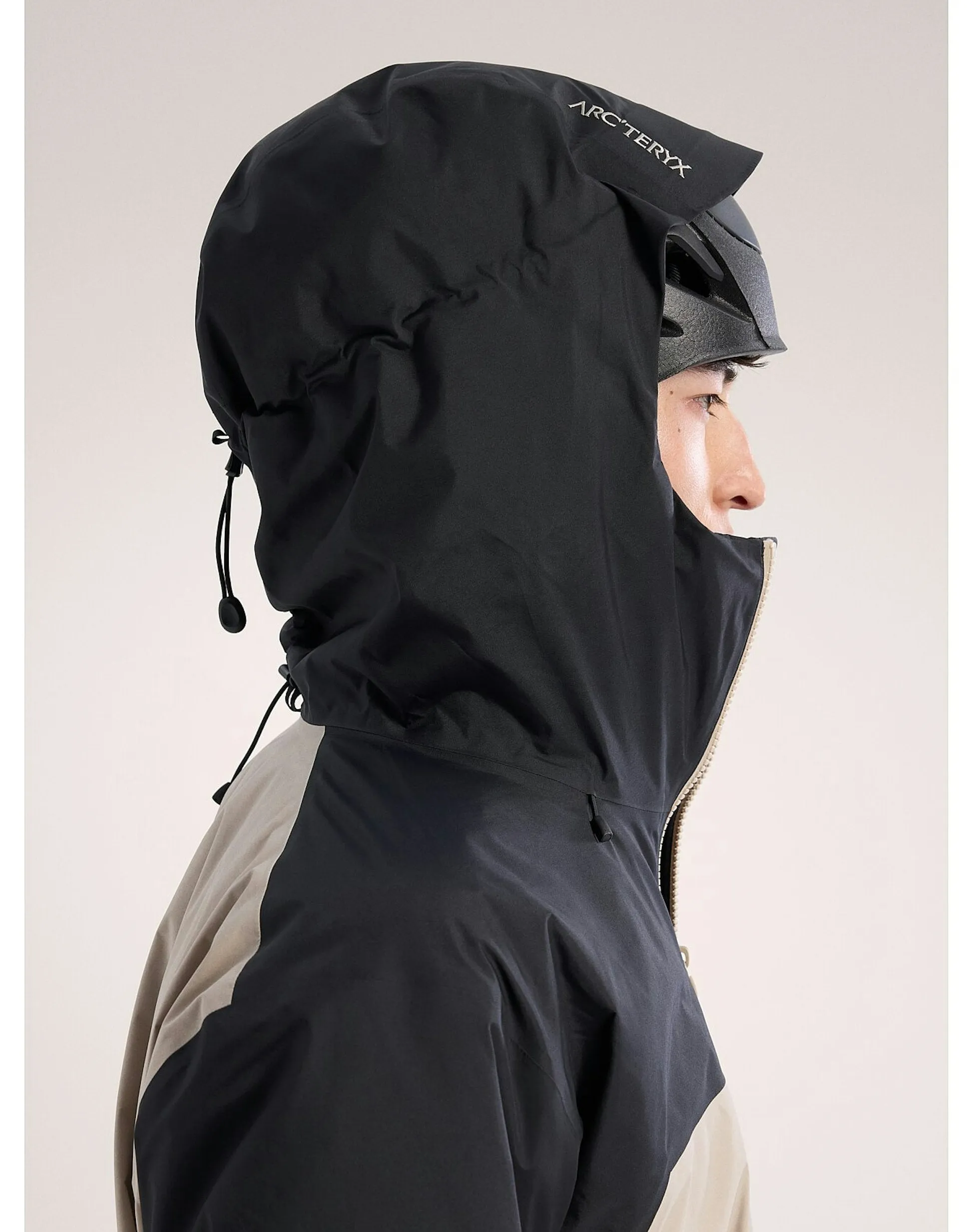 Men's Beta Insulated Jacket (Past Season)